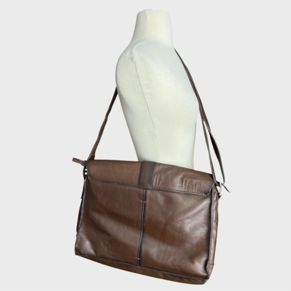 Velez chocolate-brown aged leather laptop bag Preppy‎ Dark Academia Ivy style